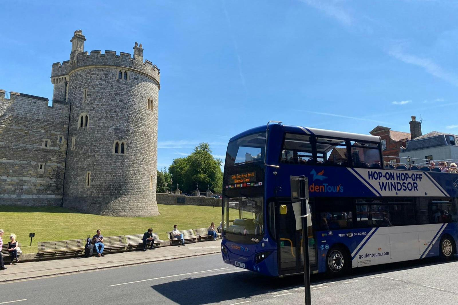 Windsor London: 24-Hr Open Top Hop-on Hop-off Bus Tour + Audio Guide - Photo 1 of 3